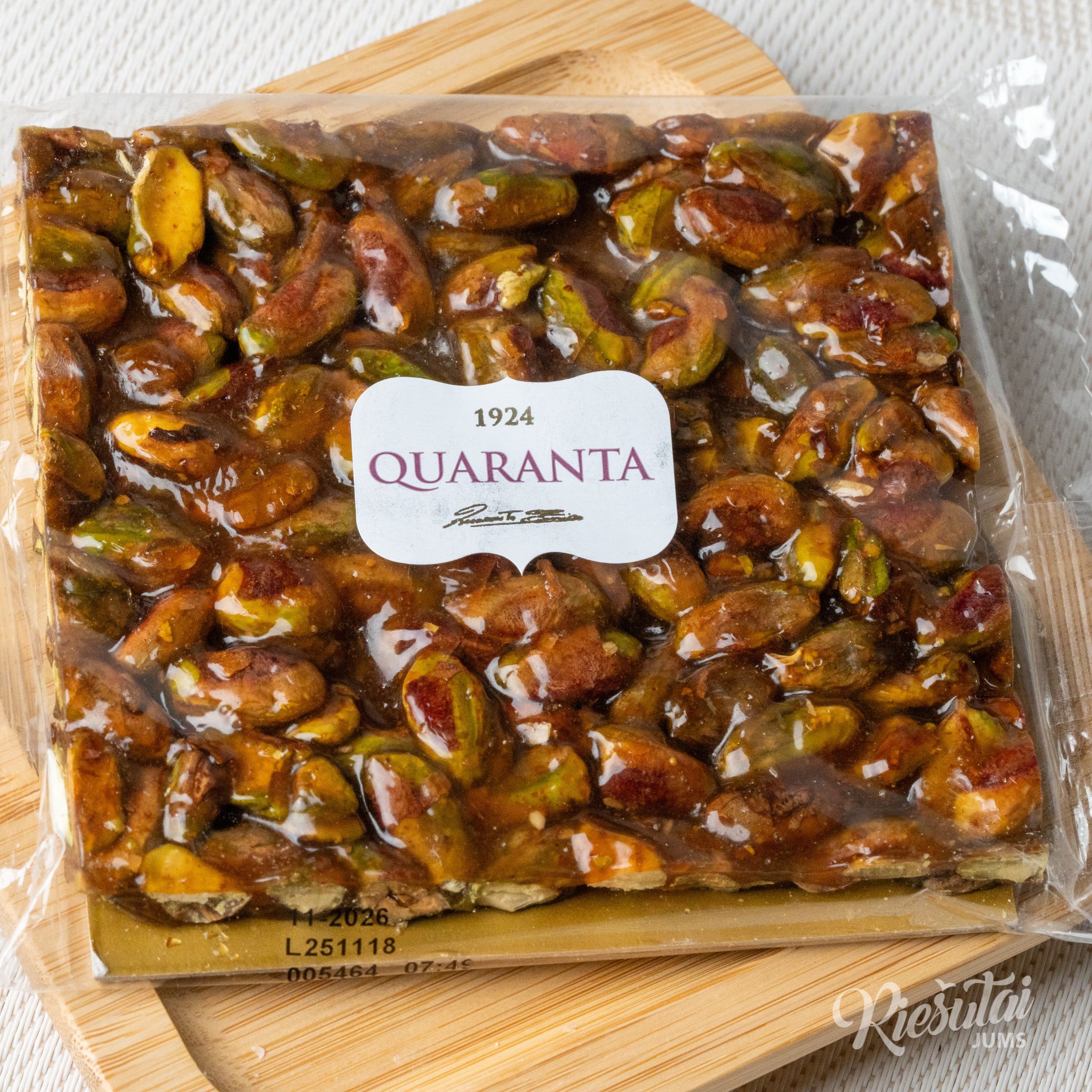 „QUARANTA“ pistacijų riešutų griliažo plytelė, 115 g