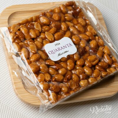 „QUARANTA“ žemės riešutų griliažo plytelė, 130 g